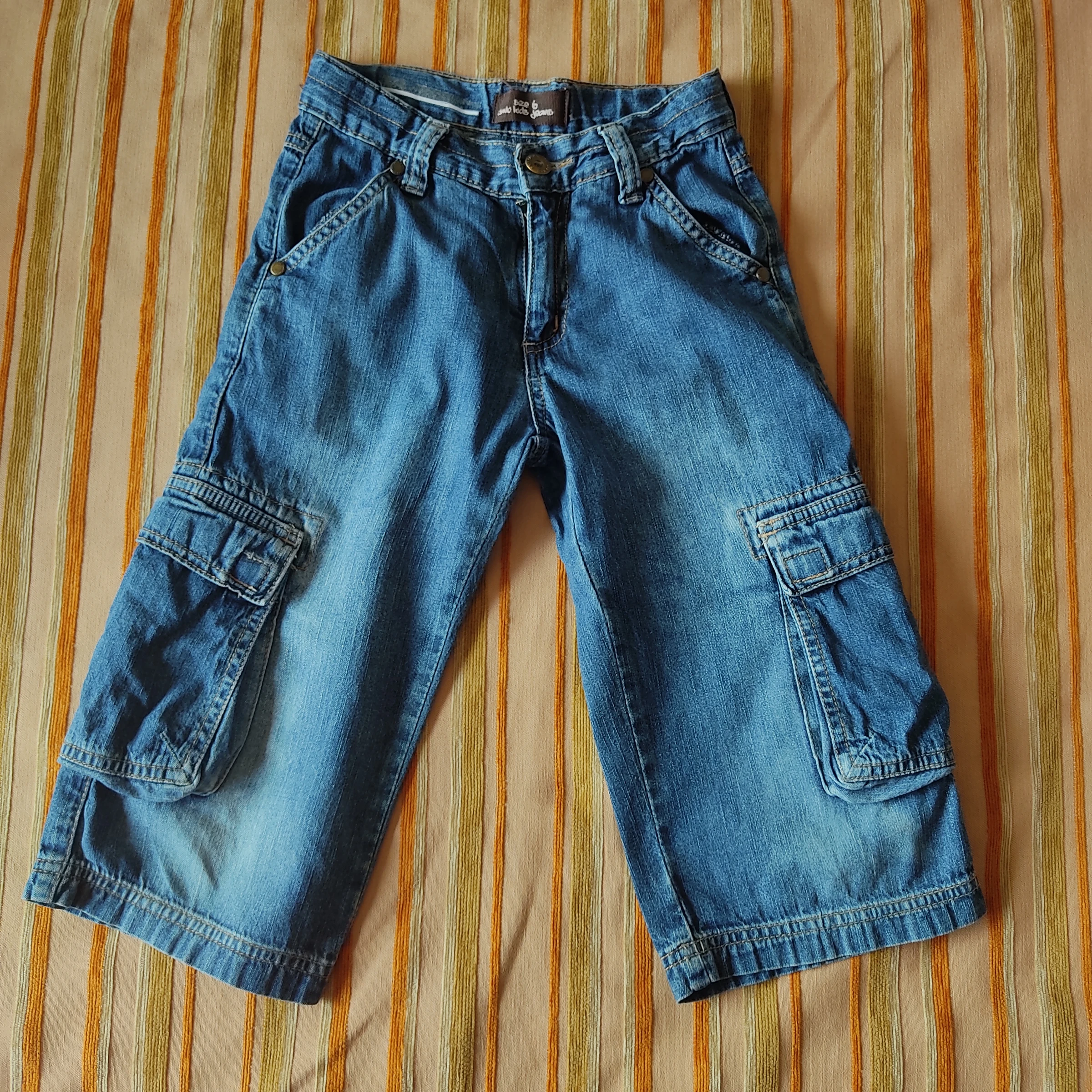 Pantalones vaqueros cortos.Talla 6 A (116 cm)